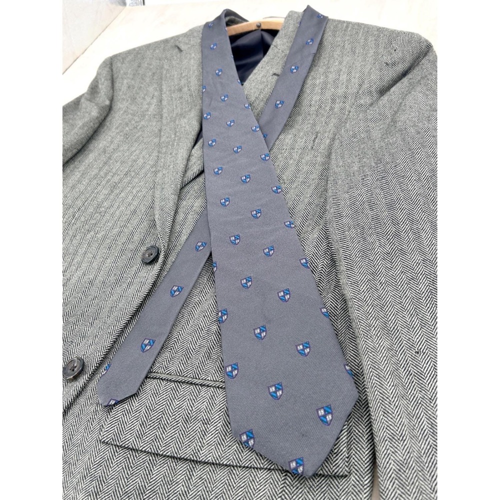 Brooks Brothers Silk Necktie Crest Pattern USA Preppy‎ Traditional 3.5" Grey